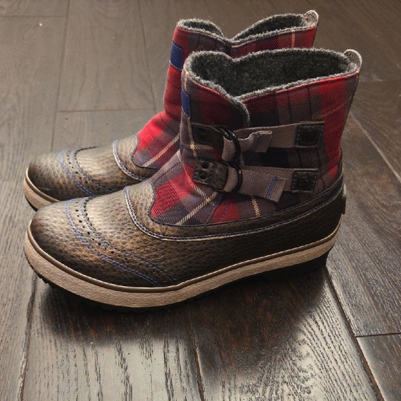 UGG Shoes - UGG Marais Plaid Waterproof Wool Lined Pull On Boots 1001797 Women's Size 8